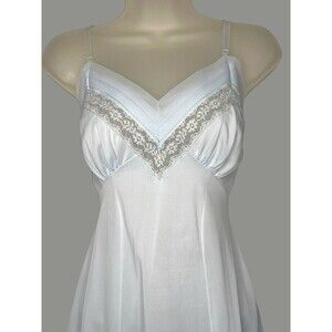 Vtg Seamprufe Slip Dress Womens 32/SM Baby Blue Nylon Lace Chemise Elegant Retro